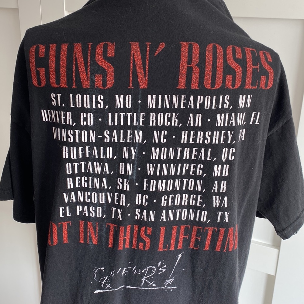 Guns n' Roses - Authentic Concert Tee, circa 2017 - Picture 6 of 9